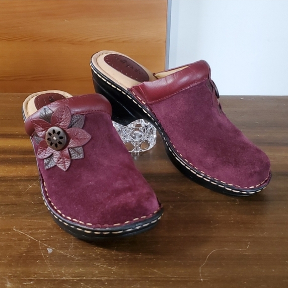 Softspots Size 8 NEW Clogs Mules Burgundy Suede Leather Flower Padded Comfort - Picture 1 of 9